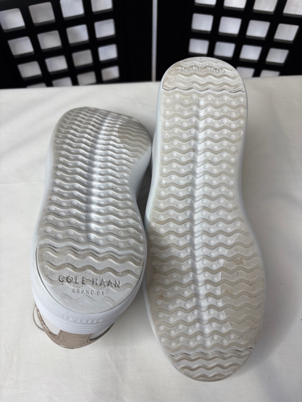 🤍 Cole Haan Grand Crosscourt 9C Sneakers Women's White Leather Gold Casual 🤍 - Picture 7 of 9